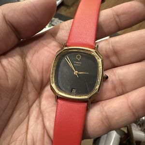 Working Timex Q Square Quartz Watch Black Dial 32mm Red Leather Strap Fit 8in